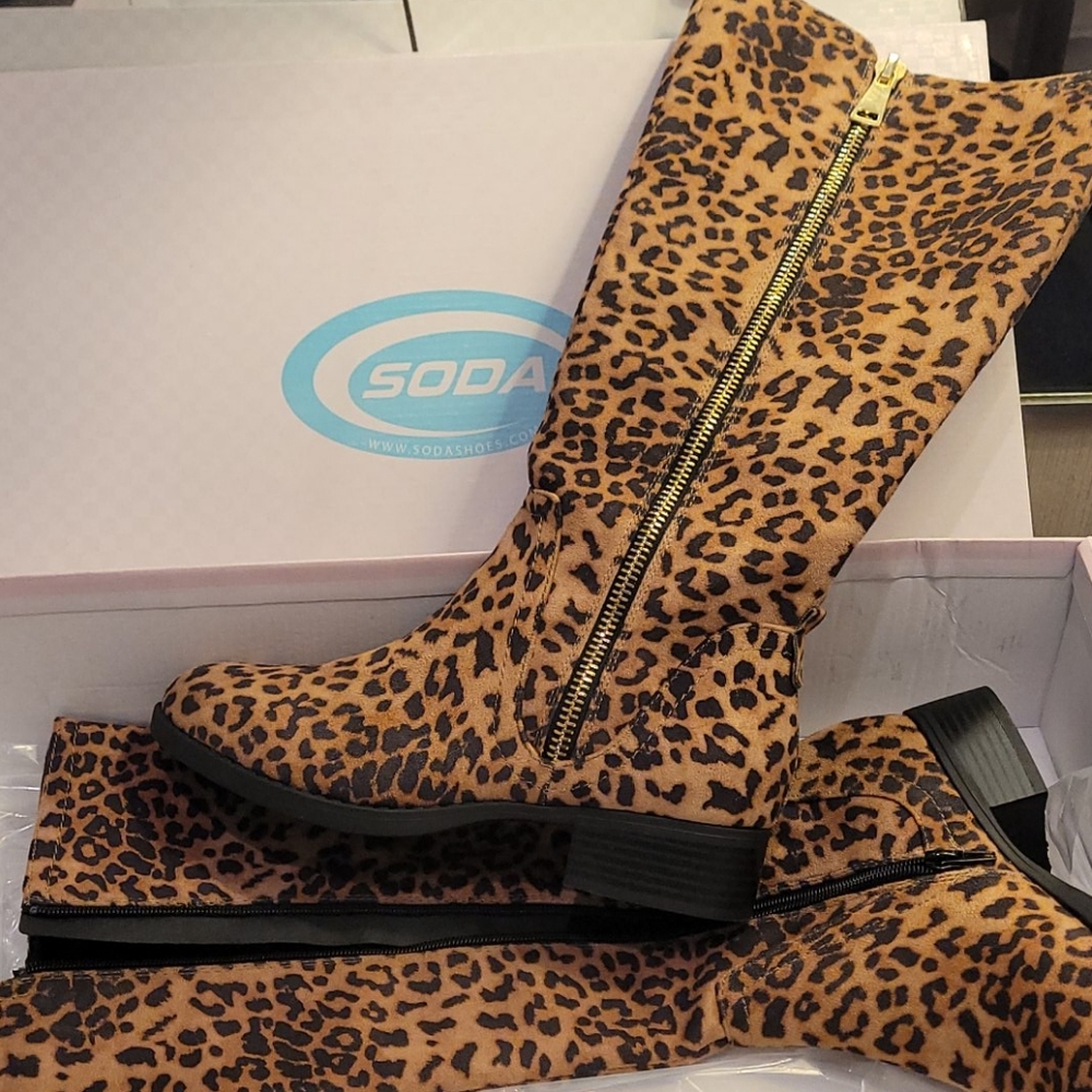 Leopard boots - Picture 2 of 3
